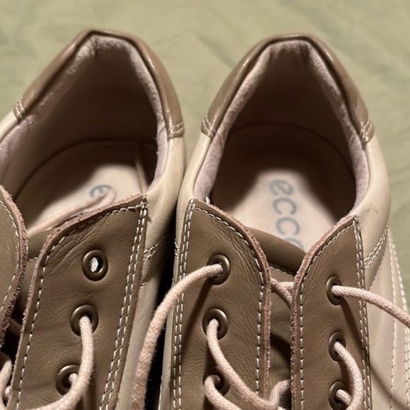 Ecco Leather Walking Shoe in Cream and Tan - Picture 10 of 12